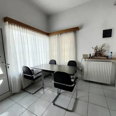 Apartment Olivenhainhaus / Eleonas